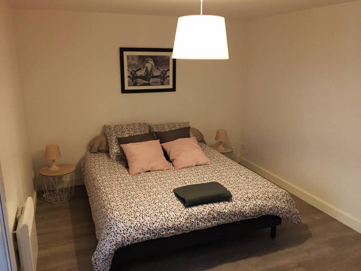 EUGENE - Appartement cosy aux pieds de la cathédrale Reims Extérieur photo
